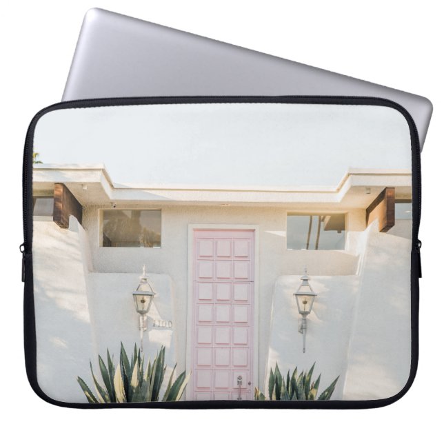 GESLOTEN DEUR LAPTOP SLEEVE (Voorkant)
