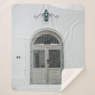 GESLOTEN DRUKDEUR BINNEN ZWARTE LICHTE ZIN SHERPA DEKEN