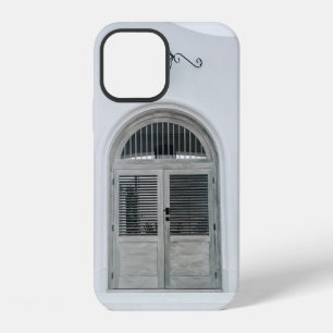 GESLOTEN GRIJZE HOUTEN DEUR ONDER ZWARTE WANDLAMP iPhone 12 HOESJE