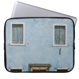 GESLOTEN VENSTERS EN DEUR LAPTOP SLEEVE
