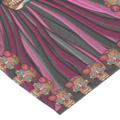 Gesneden-hout-look suikerschedel w / Floral Crown Korte Tafelloper (Hoek)