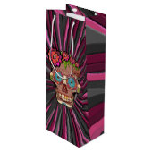 Gesneden-hout-look suikerschedel w / Floral Crown Wijn Cadeautas (Voorkant Gekanteld)