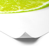 Gesneden limoen wig, op witte achtergrond, uitgesn poster (Hoek)