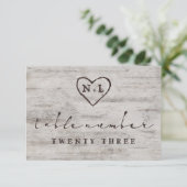 Gesneden Sweethearts Rustieke Bruiloft Tafelnummer (Staand voorkant)