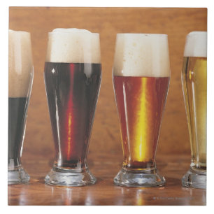 Gesorteerde bier en walvissen tegeltje