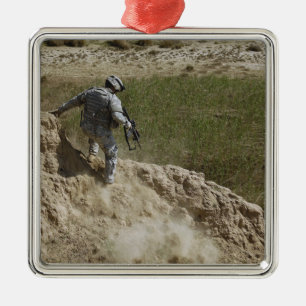 Gespecialiseerde klimmen naar beneden metalen ornament