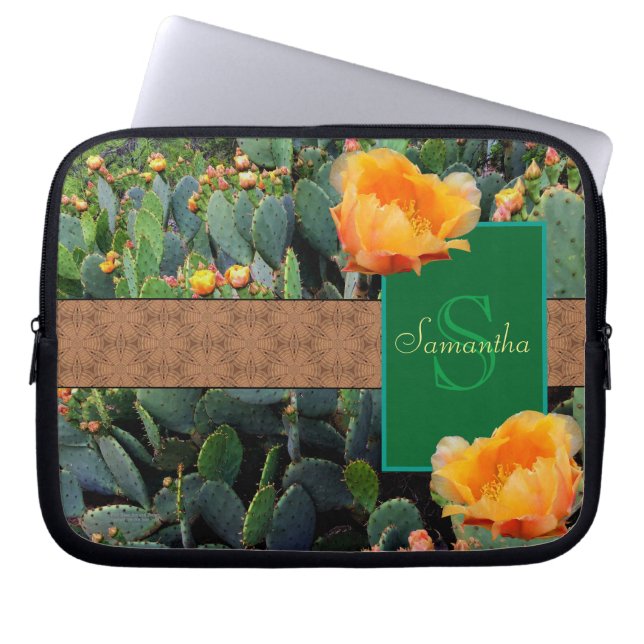 Gespecialiseerde Oranje monogram Prickly Pear Cact Laptop Sleeve (Voorkant)