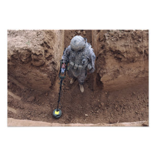 Gespecialiseerde zoekopdrachten naar een wapencach foto afdruk