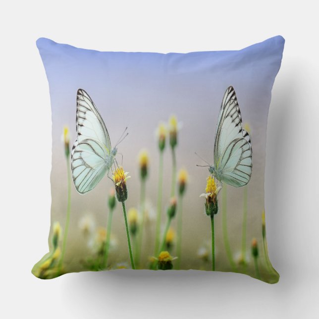 Gespiegelde Springtime-Butterflies Kussen (Voorkant)