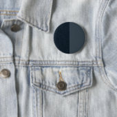 Gespleten Houtskool Knop Met Aangepaste Speld Ronde Button 5,7 Cm (In situ)