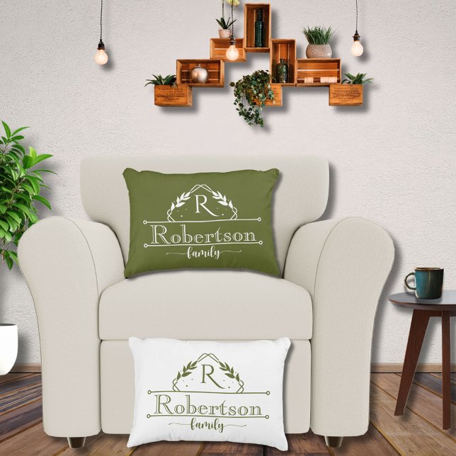 Gespleten Monogram Familienaam Olijfgroene Frame Accent Kussen (Creator heeft geüpload)