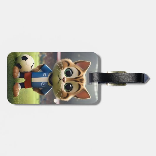Gesponnen-fect Striker: De 3D Voetbalkat Bagagelabel (Achterkant horizontaal)