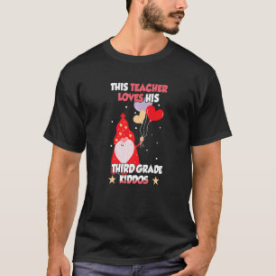 Gesprekshart 3e klas leraar houdt van zijn Valenti T-shirt