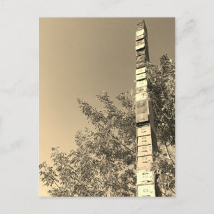 gestapelde archiefkasten in de post van burlington briefkaart