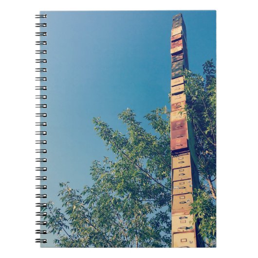 gestapelde archiefkasten in de vermont - burlingto notitieboek (Voorkant)