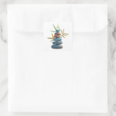 Gestapelde bevroren stenen in balans met bamboebla vierkante sticker (Tas)