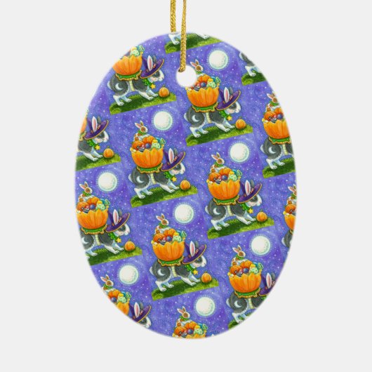 GESTAPELDE HALLOWEEN KONIJNTJES, SNOEPMAÏS, KLEURR KERAMISCH ORNAMENT (Achterkant)