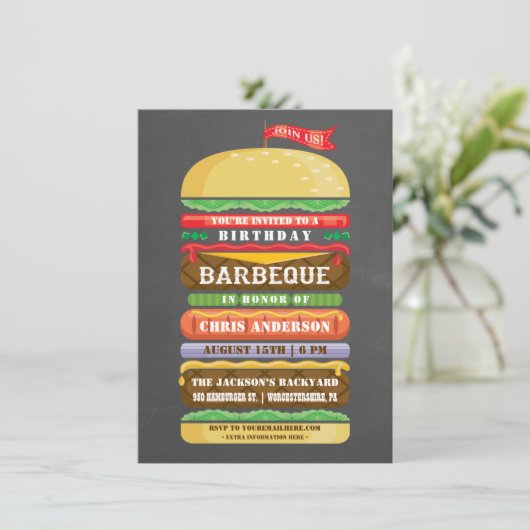 Gestapelde hamburger Birthday BBQ Chalkboard Kaart (Staand voorkant)