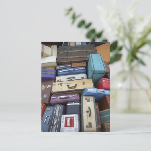 Gestapelde koffertjes briefkaart (Staand voorkant)