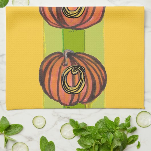 Gestapelde pompoenen keukenhanddoek BOO (Gevouwen)