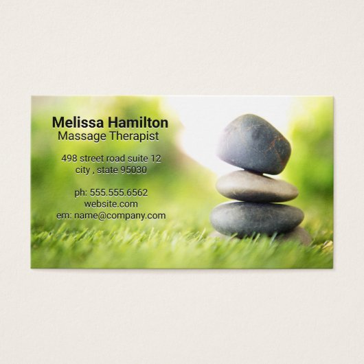 Gestapelde Stenen in Grass Visitekaartje (Voorkant)