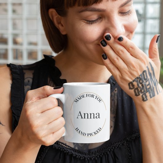 Gestempeld en gecentreerd koffiemok