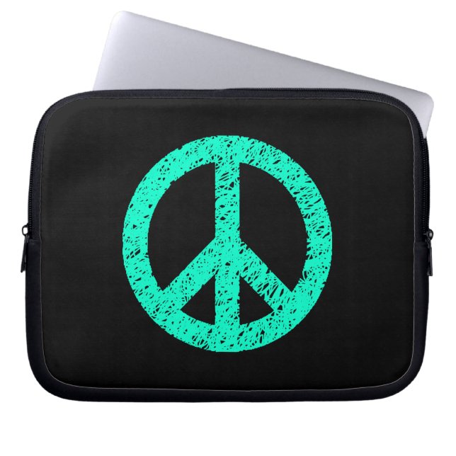 Gestenciled Peace Symbol - Turquoise op Blk Laptop Sleeve (Voorkant)