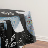 Gestileerde blauwe vossen met ingewikkelde bloemmo tafelkleed (Voorbeeld)