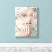 Gestileerde Bloemen Gebed Portret Canvas Afdruk (Insitu (Houten vloer))