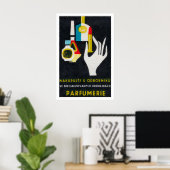 Gestileerde hand die een parfumfles vasthoudt poster (Thuiskantoor)