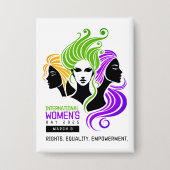 Gestileerde Kleurrijke Trio van Vrouwen IWD 2025 Button (Voorkant)