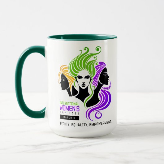 Gestileerde Kleurrijke Trio van Vrouwen IWD 2025 Mok (Links)