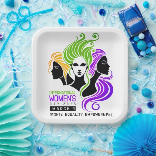 Gestileerde Kleurrijke Trio van Vrouwen IWD 2025 Papieren Bordje (Feest)