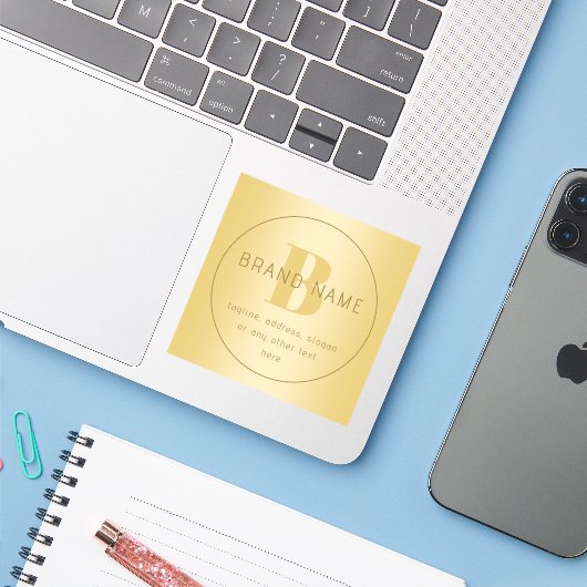 Gestileerde moderne minimale gouden retour adres sticker (Laptop met iPhone)