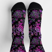 Gestileerde Stencil Roze bloemen op Black Backgrow Sokken (Top)
