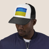Gestolen Oekraïense vlag Trucker Pet (In situ)