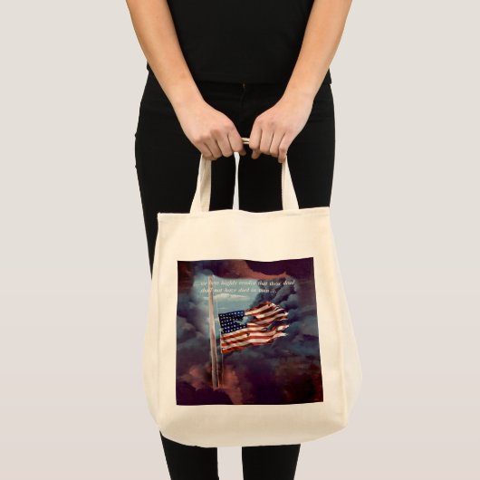 Gestorven, maar niet vergeten, rook- en tornvlag tote bag (Voorkant (product))