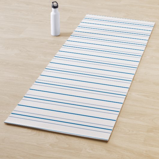 Gestreept in blauw yogamat (In situ)