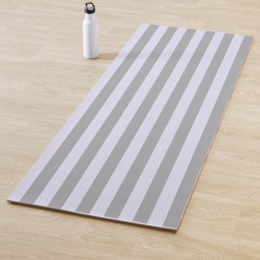 Gestreept patroon in grijs en lavendel yogamat (In situ)