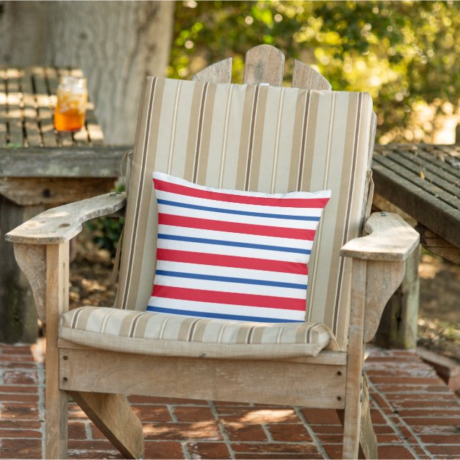 Gestreept rood wit en blauw kussen (Stoel)