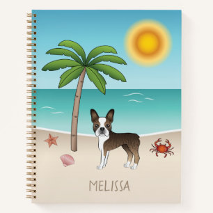 Gestreepte Boston Terrier Op Een Tropisch Zomerstr Notitieboek