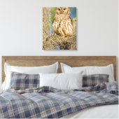Gestreepte bosuil (Strix varia) op een cipres Canvas Afdruk (Insitu (Slaapkamer))