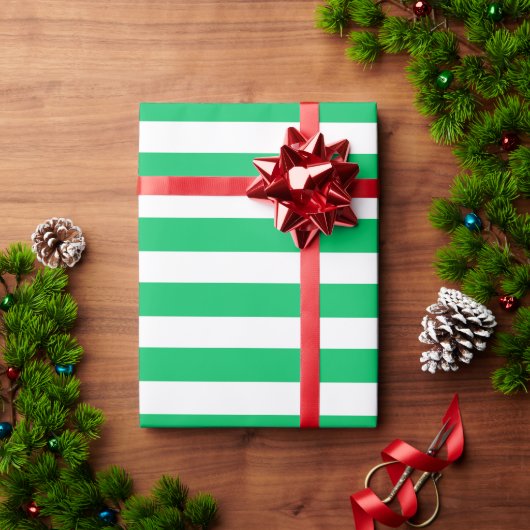 Gestreepte groene kleur cadeaupapier (Feestdagen Geschenken)