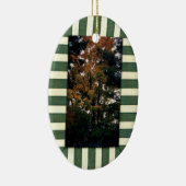 Gestreepte Groene Rand van Cream laat Ornament val (Rechts)