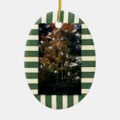 Gestreepte Groene Rand van Cream laat Ornament val (Voorkant)