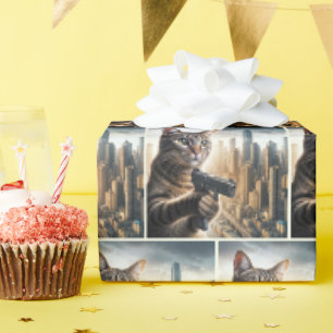 Gestreepte kat met een pistool cadeaupapier