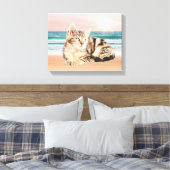 Gestreepte kat zittend op strand zonsondergang Oli Canvas Afdruk (Insitu (Slaapkamer))