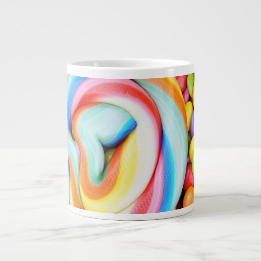 Gestreepte lipop en veelkleurige moerassen grote koffiekop (Voorkant)