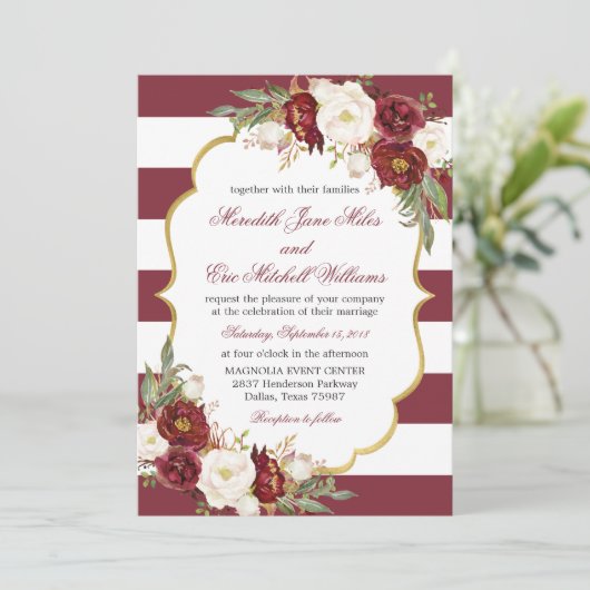 Gestreepte Marsala Bloemen Bruiloft Uitnodiging (Staand voorkant)