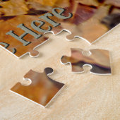 Gestreepte Pup in een Berg Bladeren Legpuzzel (Zijkant)